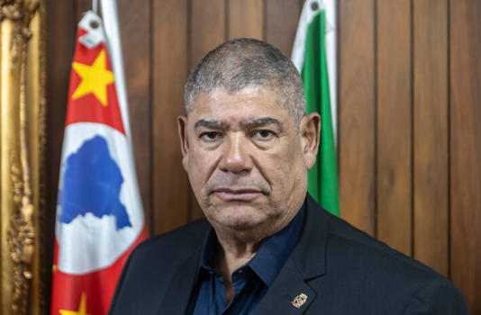 Passagem secreta e mais de R$ 700 mil: o que a polícia encontrou na casa de Milton Leite em SP