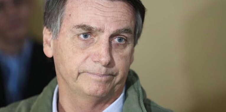 Bolsonaro é denunciado sob acusação de liderar trama golpista