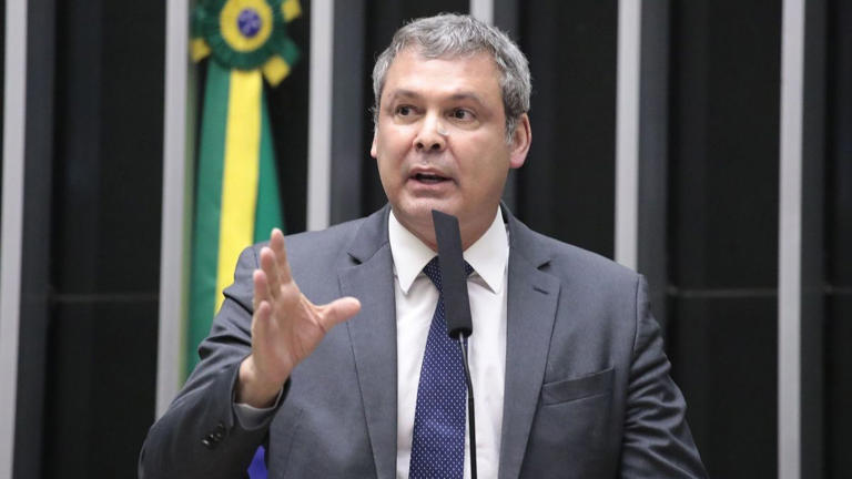 Líder do PT diz que relatório de Derrite é "maior ataque da história à PF"