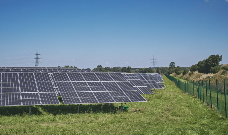 68 gigawatts de energia: Brasil alcança marco mundial e ultrapassa previsões de capacidade solar instalada