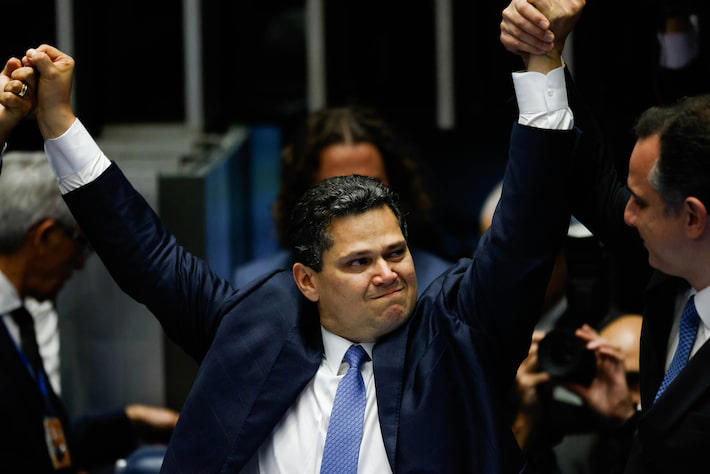 Alcolumbre manda PEC da Blindagem para Comissão de Justiça do Senado