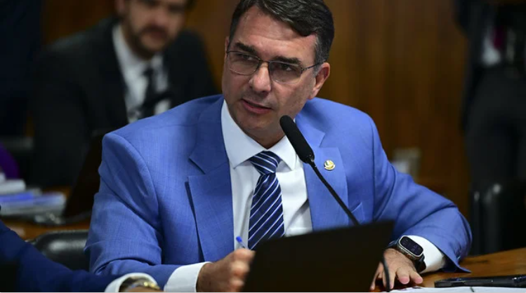 Flávio planeja nova legislação sobre armas com fim do Estatuto do Desarmamento