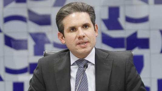 Governadores de direita buscam Hugo para reforçar mudanças no PL Antifacção