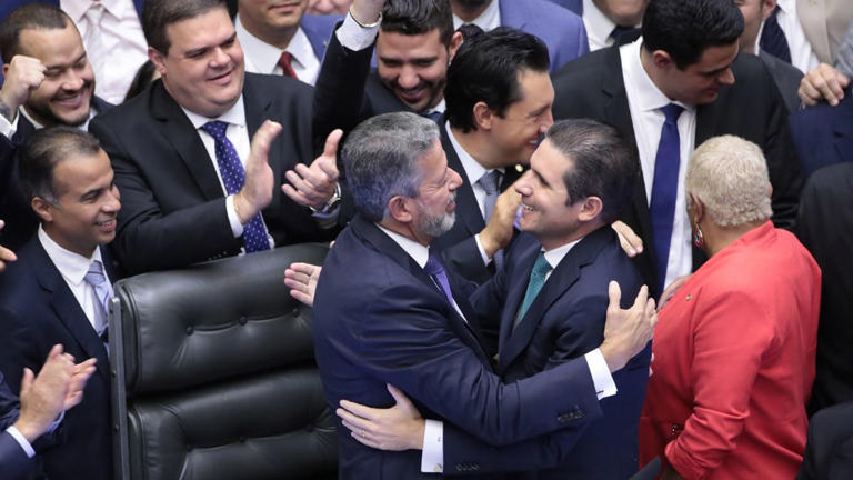 PEC da Blindagem é alvo de mandado de segurança no STF e deve ser suspensa