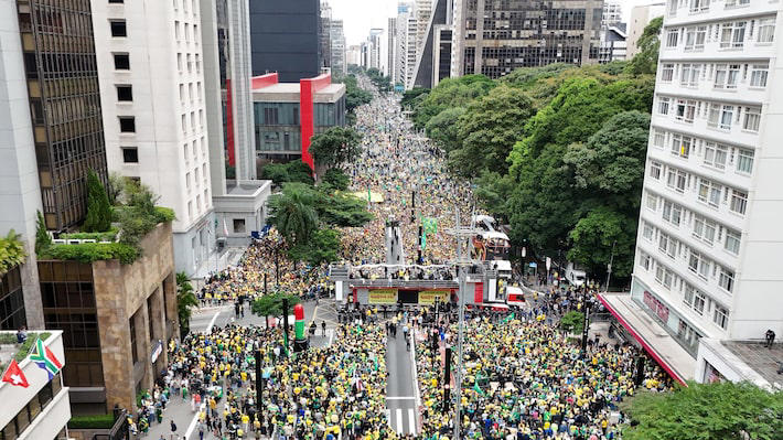 Ato de Jair Bolsonaro por anistia reúne 44,9 mil na Avenida Paulista, aponta Monitor da USP