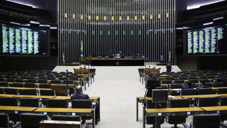 Veja como foi a votação na Câmara em projeto que aumenta deputados