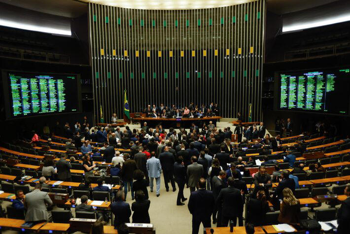 Como votou cada deputado no projeto que reduz benefícios tributários e aumenta taxação de bets