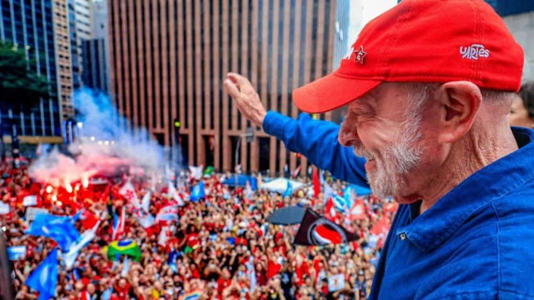 Lula afirma que deve possível vitória ao “exército” da democracia