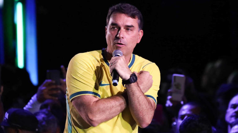 Flávio Bolsonaro envia denúncia aos EUA relatando conexão de Lula com o Master