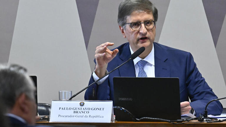 Atacado por Flávio Bolsonaro, Paulo Gonet tem recondução à PGR aprovada pelo Senado