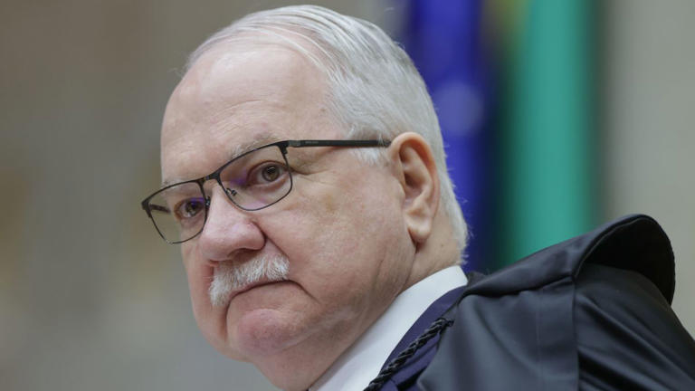 Fachin defende sigilo da fonte de jornalista após decisão de Moraes