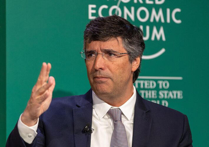 André Esteves cobra coordenação entre BC e governo e questiona ajuste real do salário mínimo