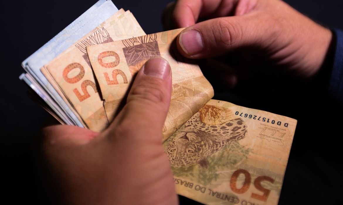 Arrecadação federal bate recorde para meses de fevereiro