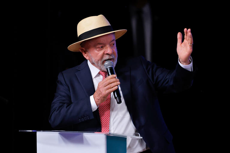 Lula compara proposta de Trump no Estreito de Ormuz a 'pirataria' durante visita em SP