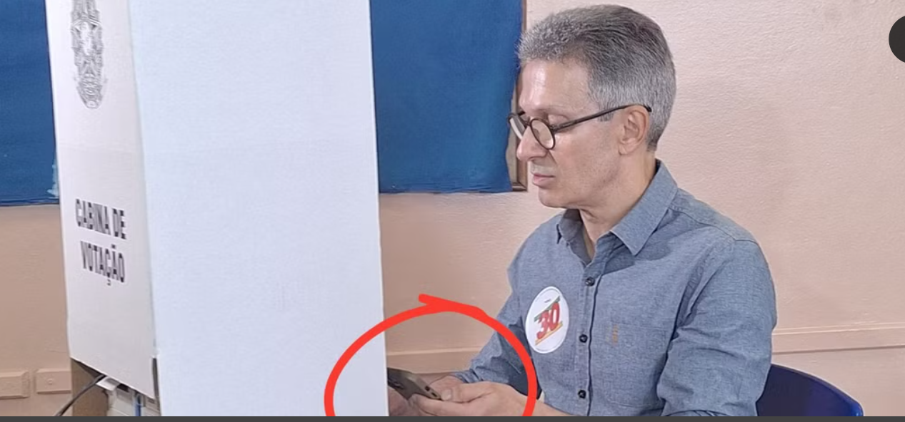 Zema usa celular na cabine de votação e TRE-MG vai apurar
