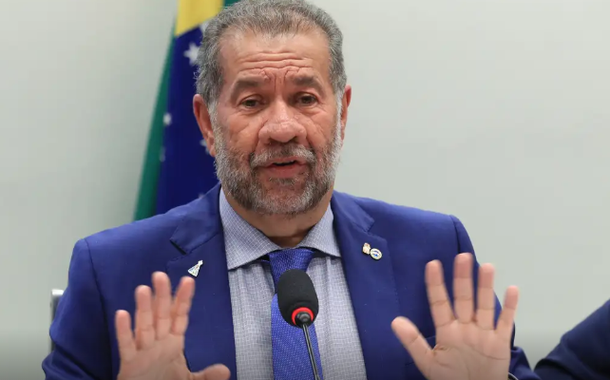 Bancada do PDT decide deixar base do governo Lula na Câmara após demissão de Lupi