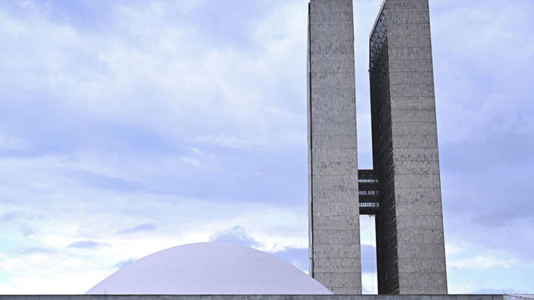 Fraude no INSS: não há espaço no orçamento para devoluções, diz economista