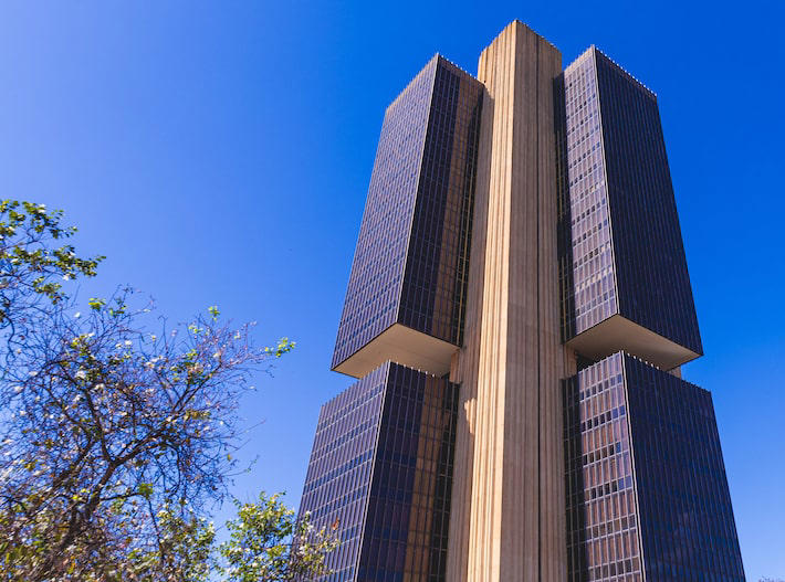 Dívida bruta do governo avança e fica em 76,2% do PIB em abril