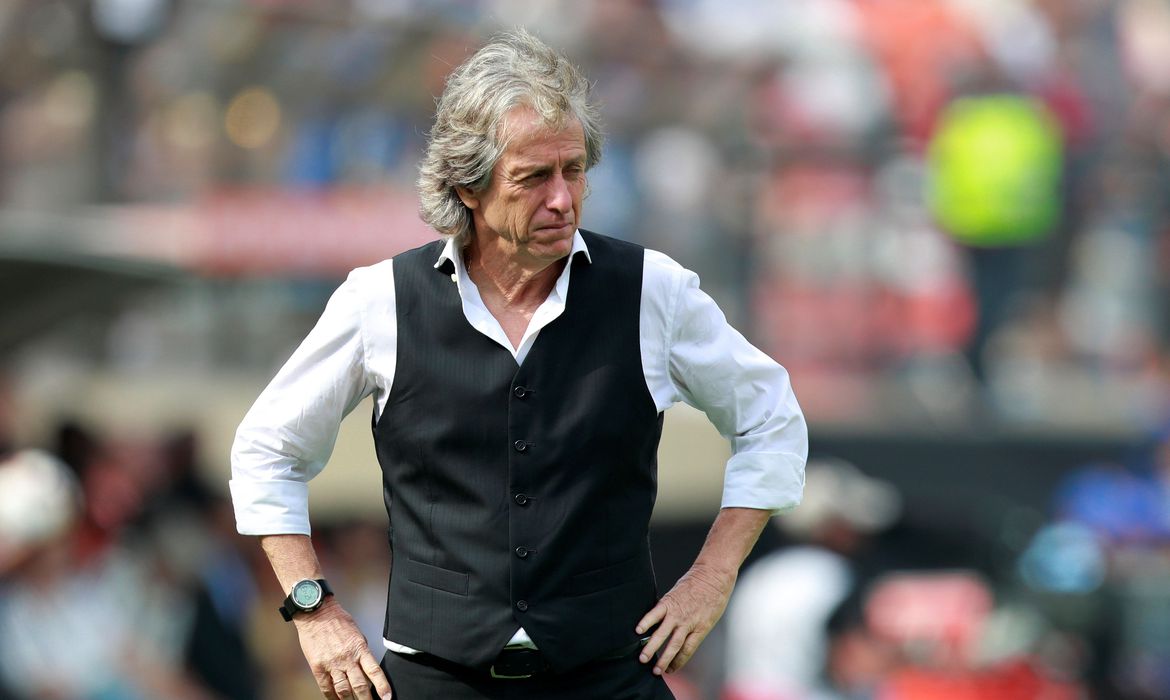 Benfica marca apresentação de Jorge Jesus em busca de dias melhores