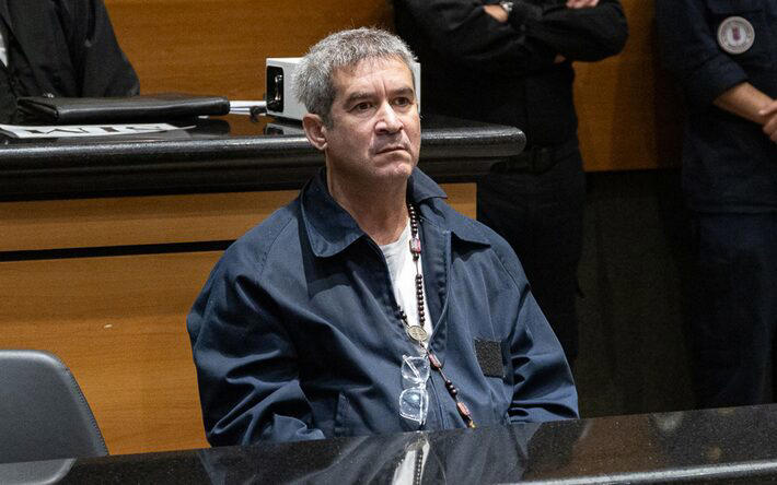 Oficial da Marinha é condenado a 80 anos de prisão pela morte de ex-sogros a facadas no Rio