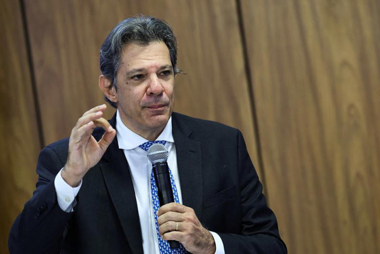 Inflação deu "galopada", mas vamos trazê-la para baixo, diz Haddad