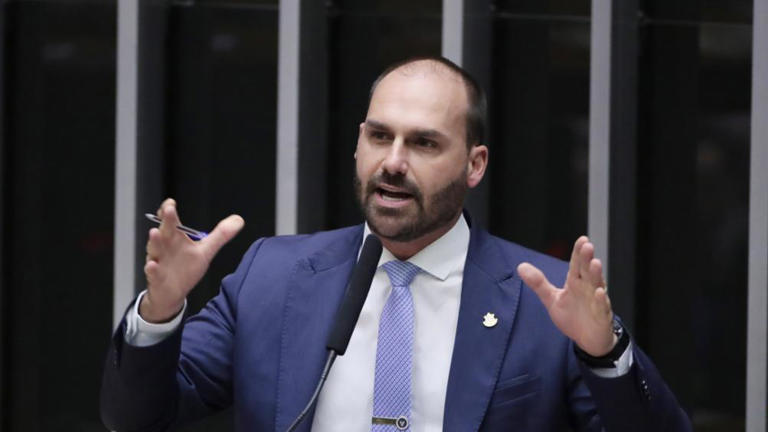 Eduardo Bolsonaro ameaça: Se Flávio perder, "não haverá eleições em 2030"