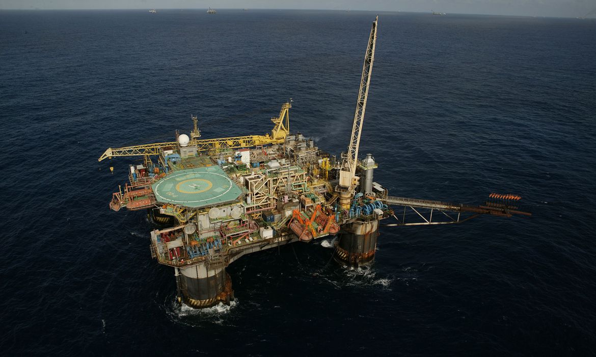 Campo Tupi chega a 2 bilhões de barris de óleo equivalente em julho
