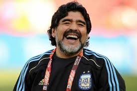 Morre Diego Maradona, herói de copa e mito argentino