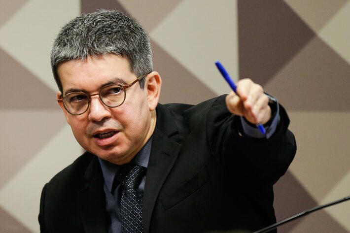 Líder do governo no Congresso diz haver acordo por MP do frete: 'Não há razão para paralisação'