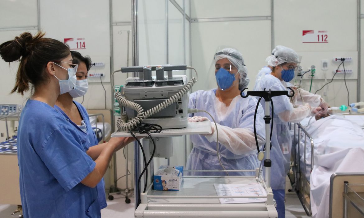 Anvisa simplifica regras para venda de medicamentos para intubação