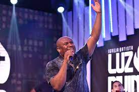 Cantor gospel e ex-Olodum Irmão Lázaro morre vítima da covid-19