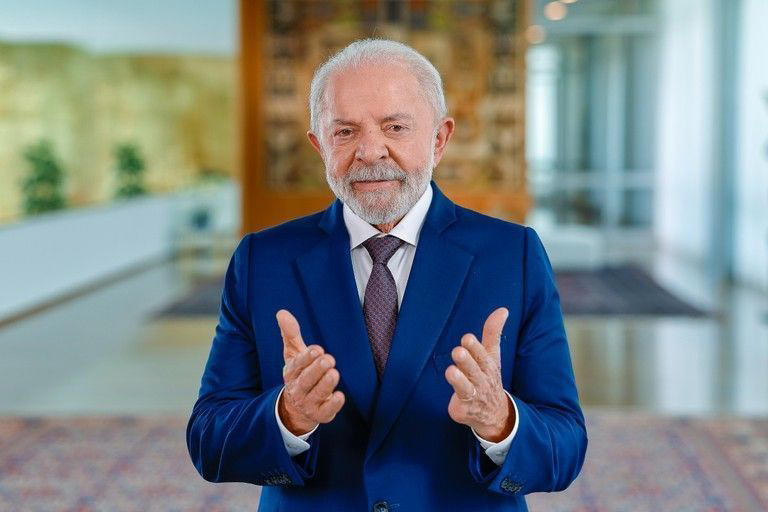 Lula defende combate ao feminicídio, pede fim da 6x1 e critica bets