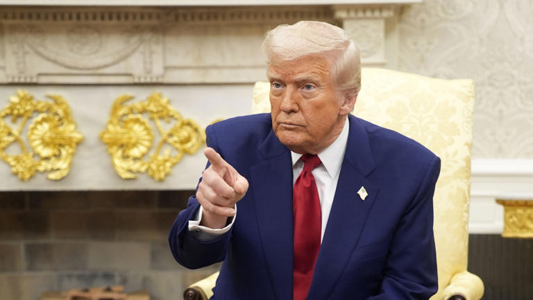 Trump 'dobra aposta' e amplia tarifas contra a China para 104%