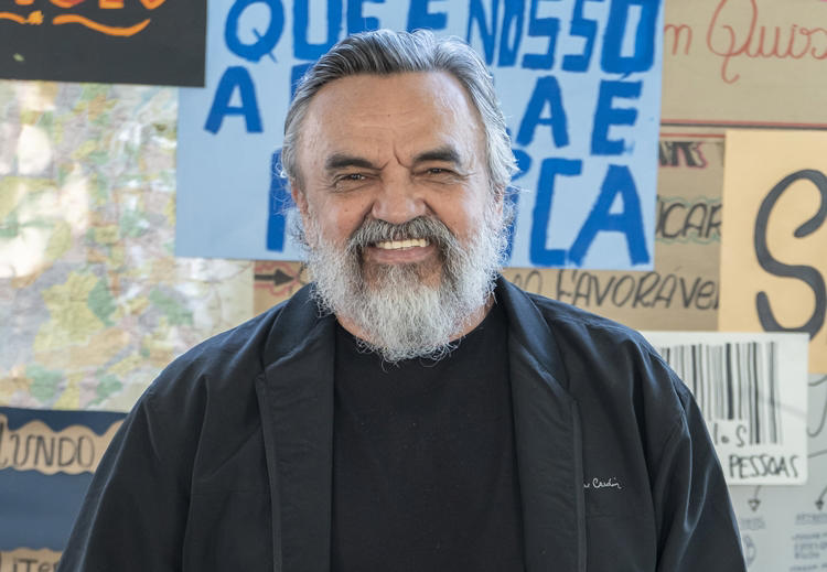 Globo some com ator de novela às pressas após prisão