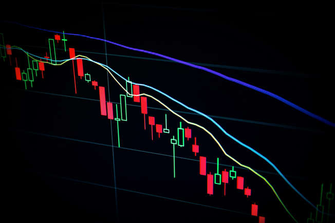 Dólar fecha em queda e Bolsa sobe com expectativa por tarifas de Trump