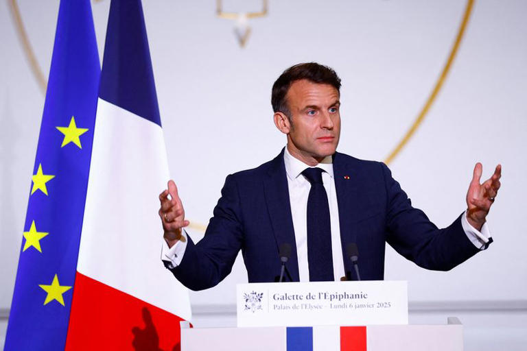 Ucrânia precisa de postura "realista" sobre questões territoriais, diz Macron